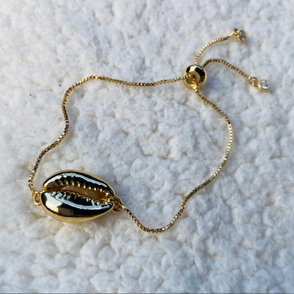 Estrella & Luna Jewelry - 14k Gold Plated Cowry Shell Boho Bracelet